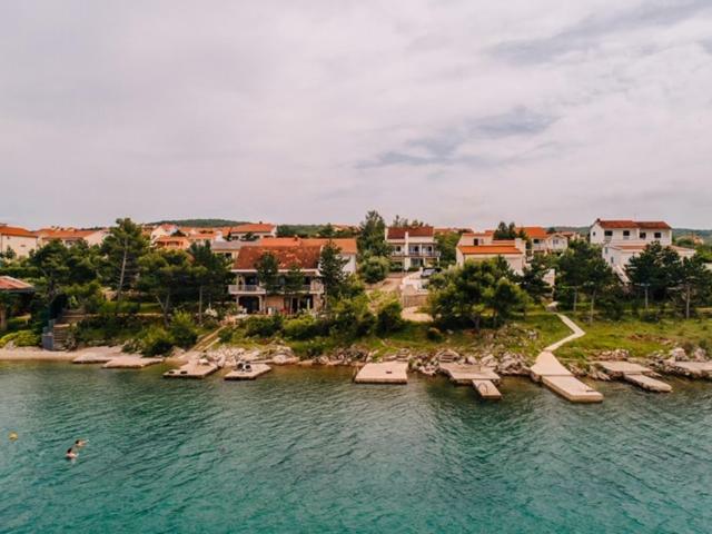 Villa Sarah Klimno Bagian luar foto