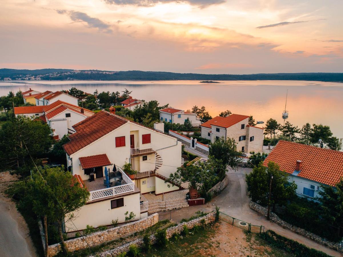 Villa Sarah Klimno Bagian luar foto
